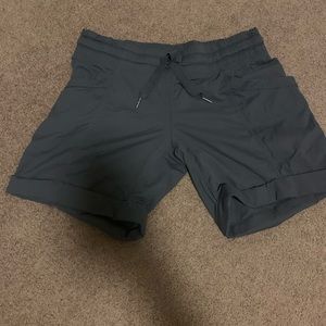Lululemon drawstring shorts🦋